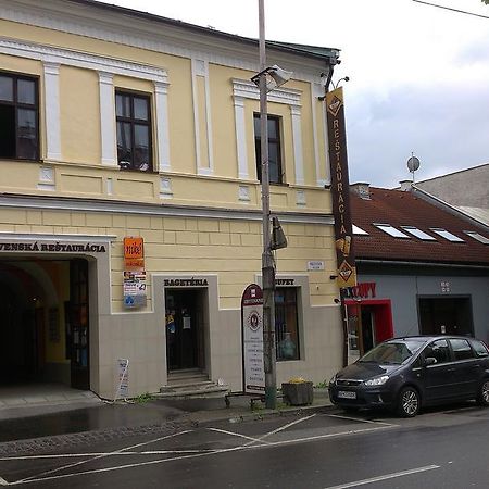 Penzion Marina Pri Slovenskej Restauracii Brezno Rom bilde