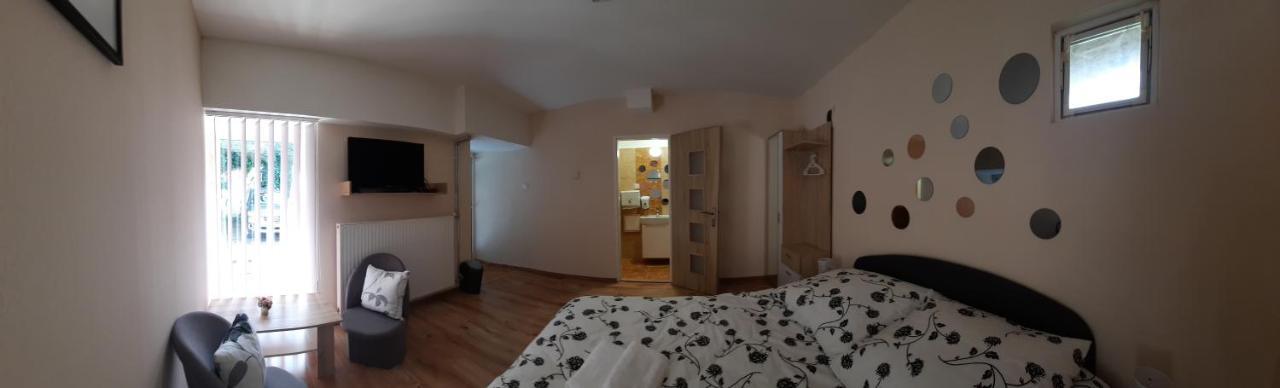 Penzion Marina Pri Slovenskej Restauracii Brezno Eksteriør bilde
