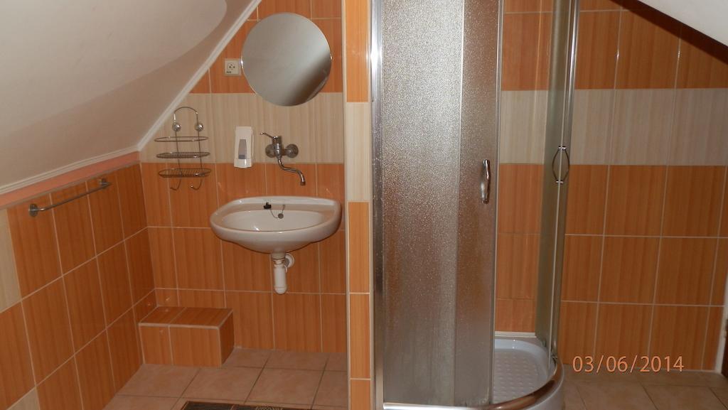 Penzion Marina Pri Slovenskej Restauracii Brezno Rom bilde