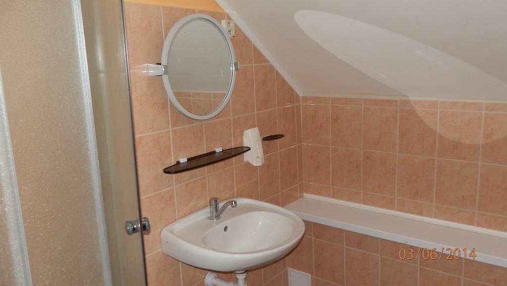 Penzion Marina Pri Slovenskej Restauracii Brezno Rom bilde